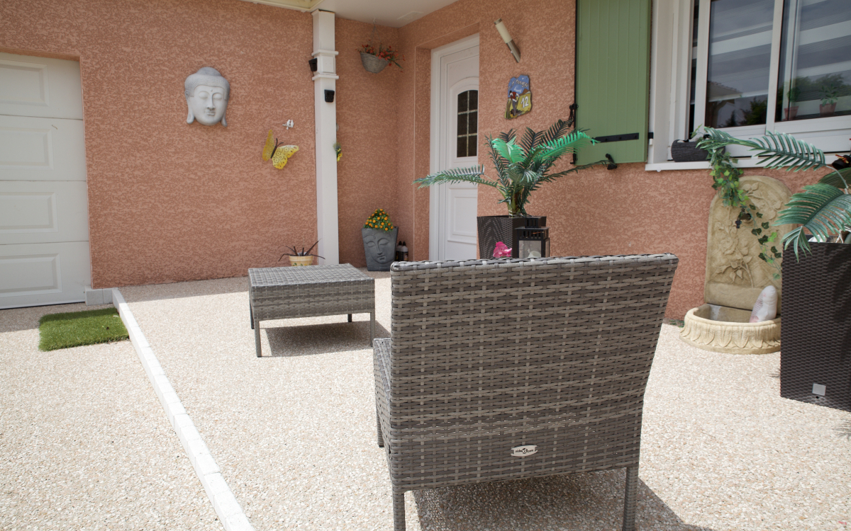 Cration Cour en bton decoratif et Pav la couture ralise le 24/11/2023