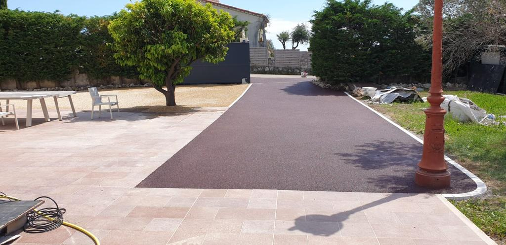Cration Cour en Alvostar et enrob  chaud  Antibes ralise le 22/04/2021