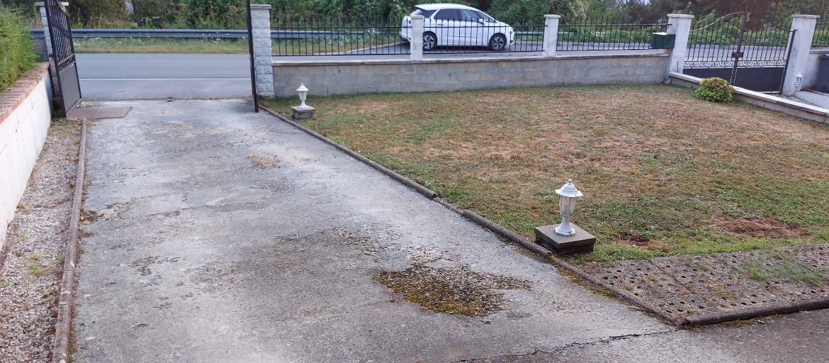 Conception Cour en Alvostar, bordures haute couture et enrob  chaud  Prcy sur oise  cre le 03/09/2024
