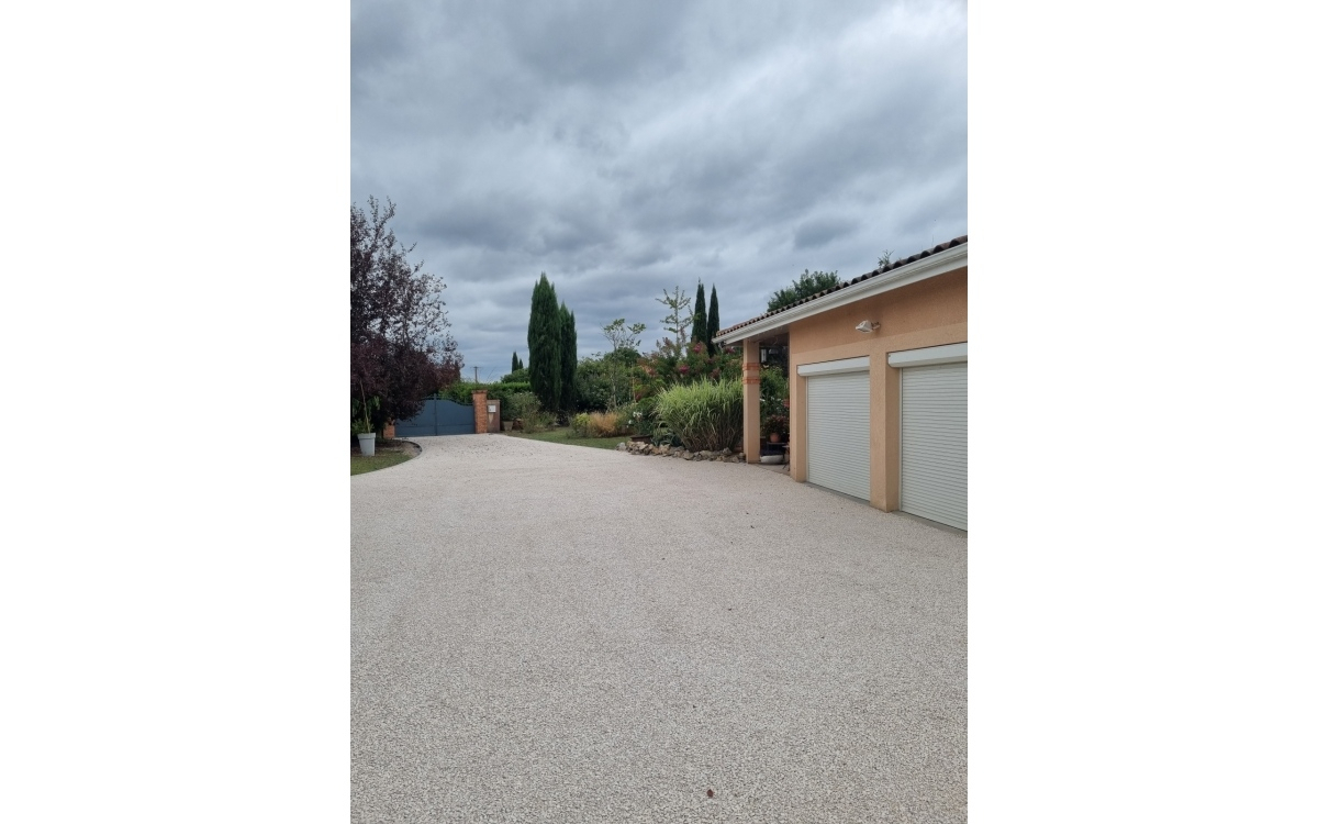 Conception Cour en Gravistar  Roquelaure ralise le 13/08/2024