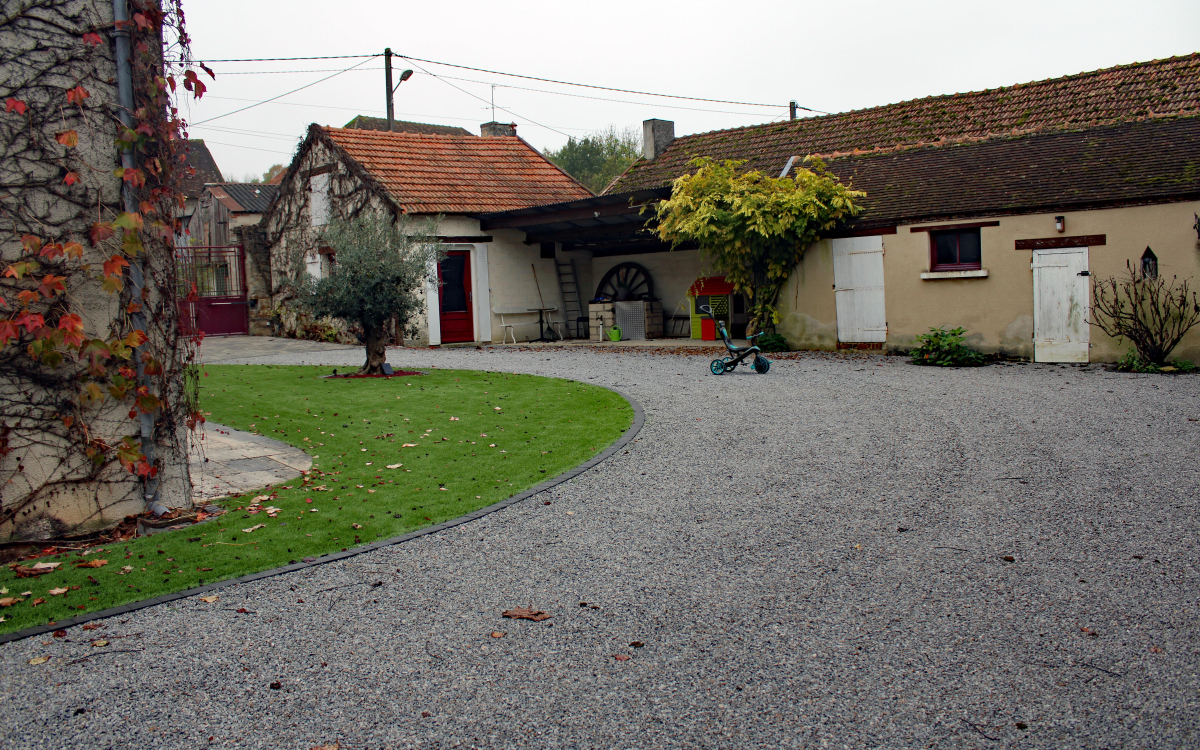 Ralisation Cour en Alvostar et Dm green  NOGENT-SUR-SEINE conue le 23/12/2024