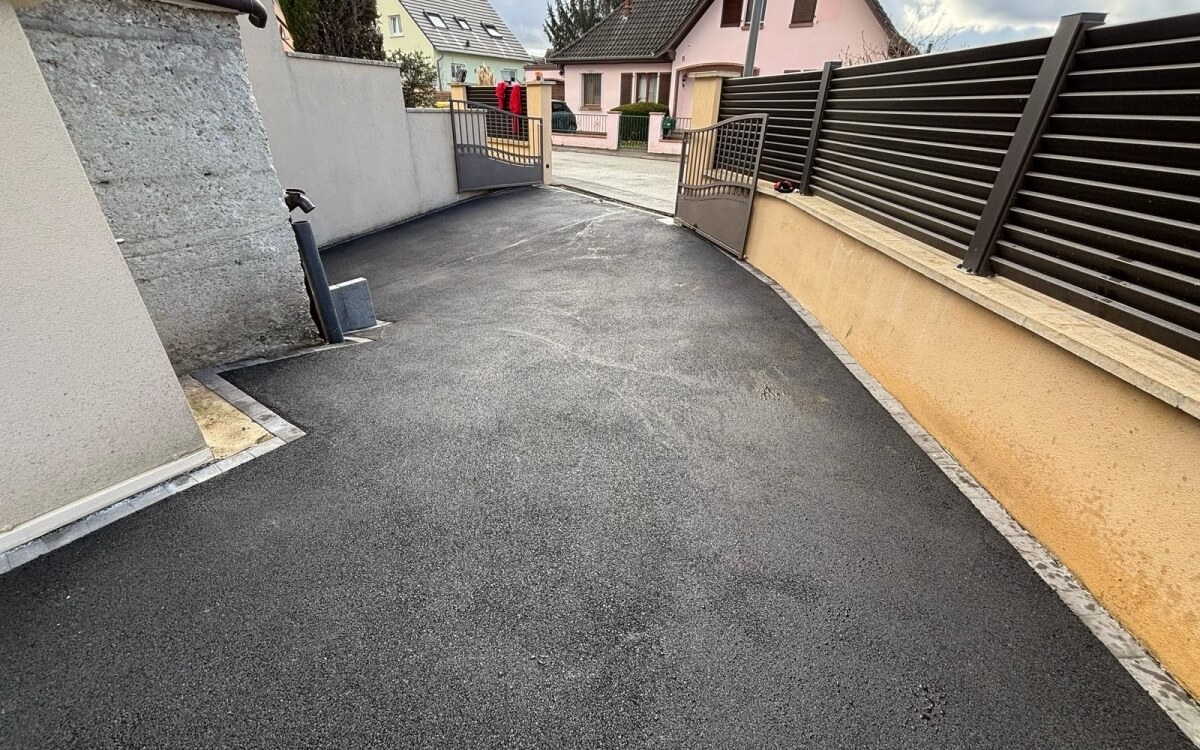 Cration Cour en enrob  chaud et Pav la couture  Eschau conue le 26/02/2025