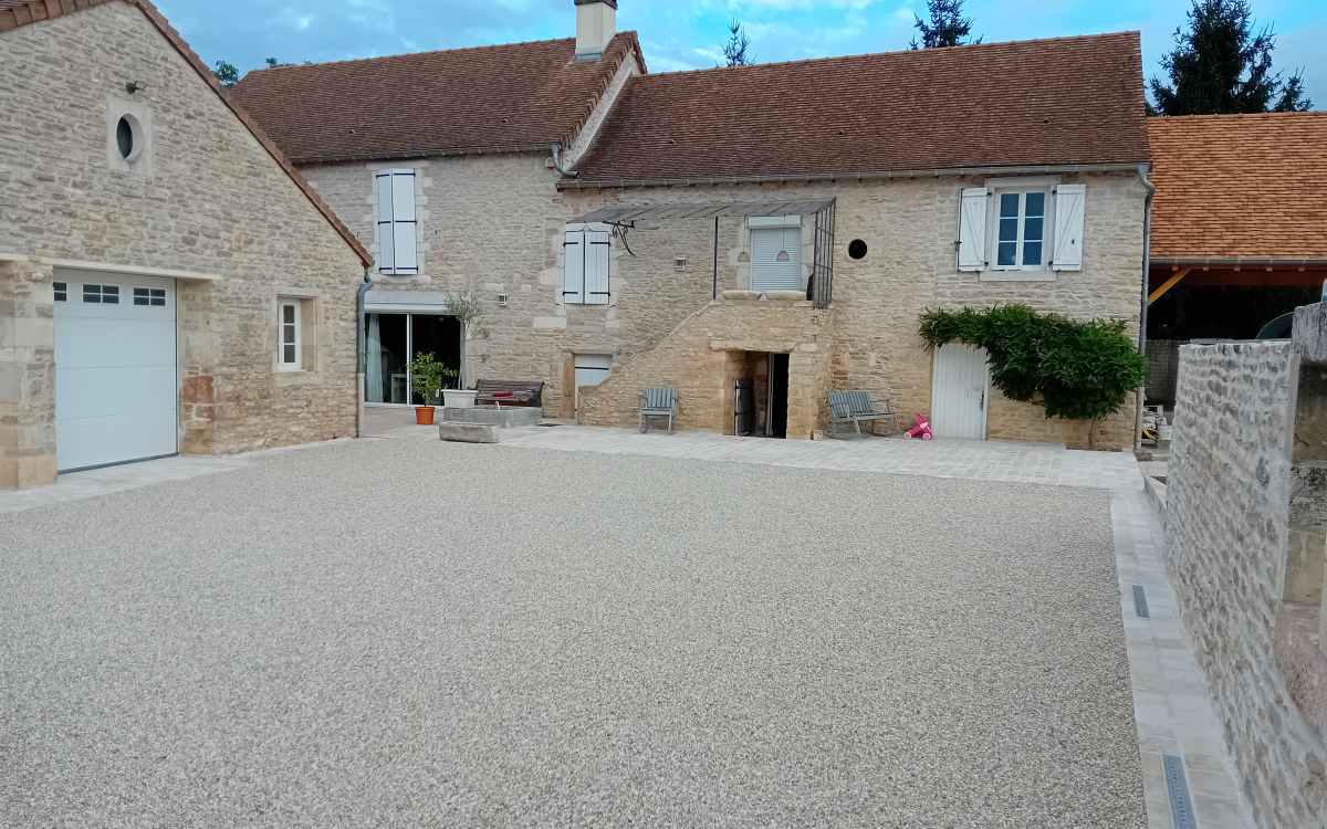 Ralisation Cour en Alvostar et pavage - Sane-et-Loire conue le 30/06/2025
