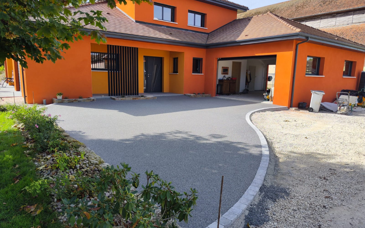 Ralisation Cour en Hydrostar  Rouilly-Saint-Loup conue le 24/10/2023