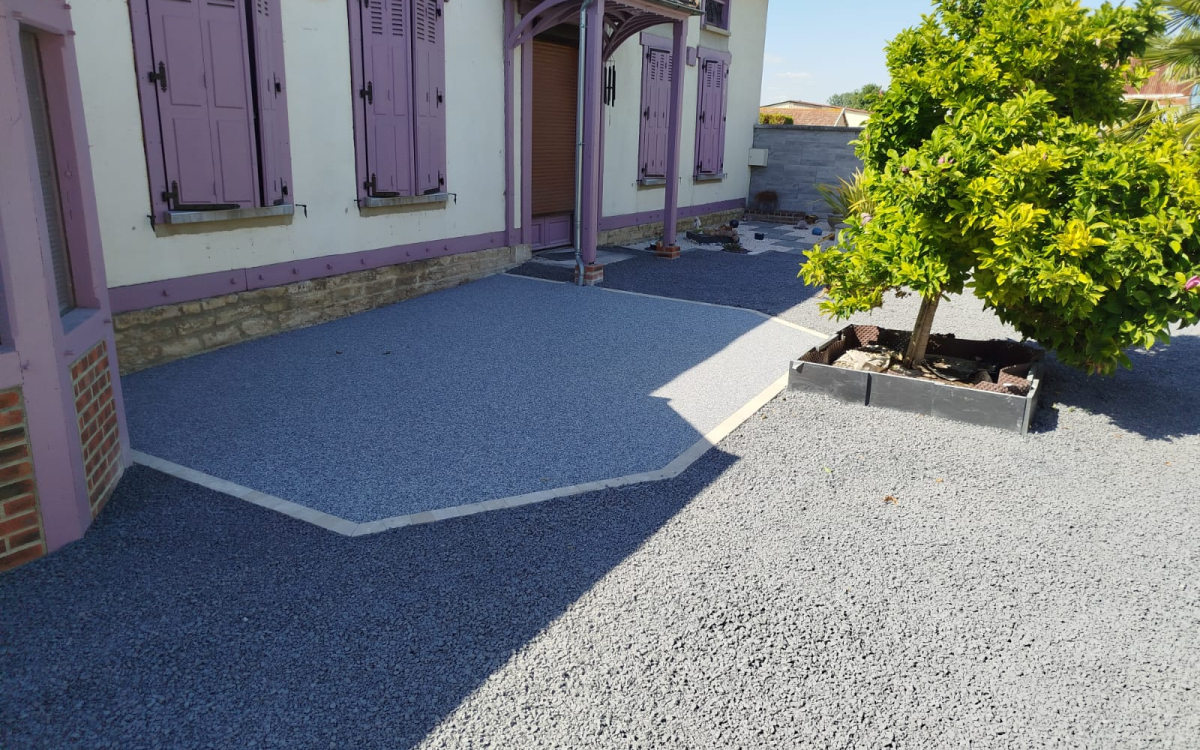 Ralisation Cour en Alvostar et Hydrostar  Saint-Thibault cre le 09/07/2025