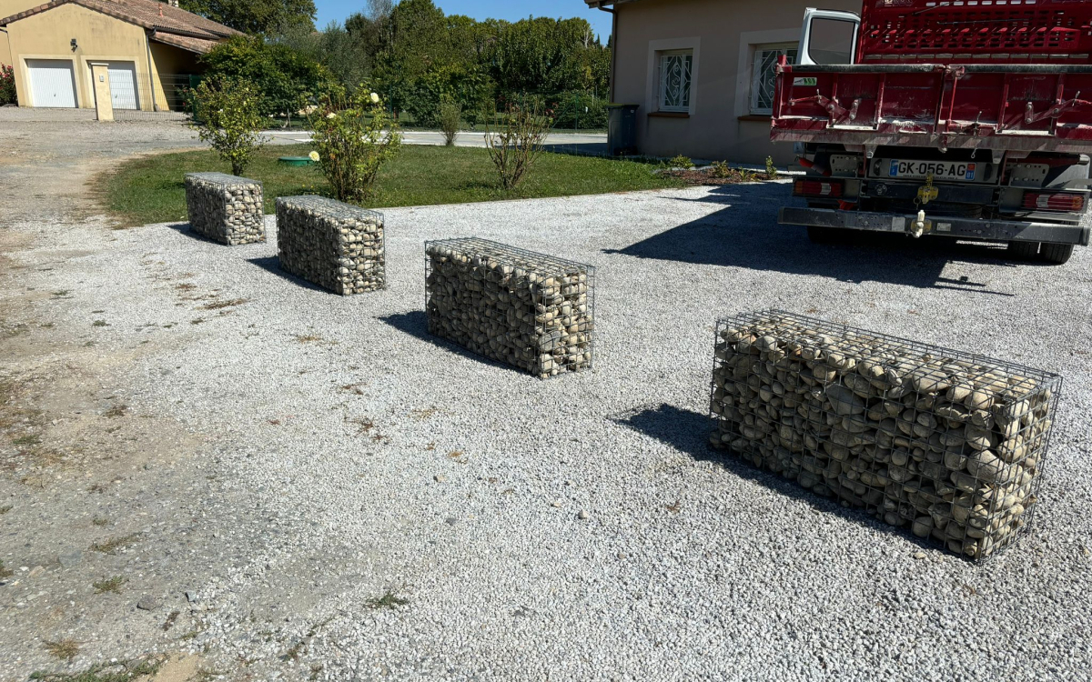 Ralisation Cour en Gravistar et gabions  SENOUILLAC cre le 20/09/2024