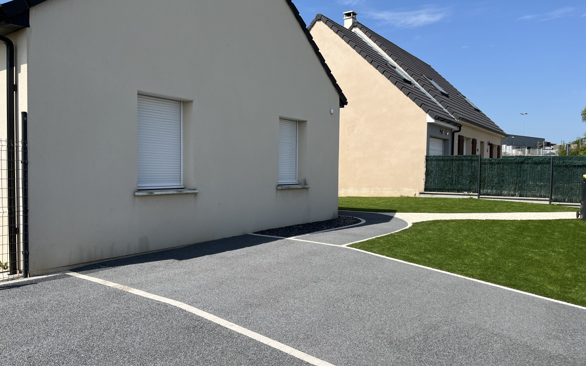 Cration Cour en Alvostar, Dm green et Minralstar   BRETEUIL ralise le 03/06/2025