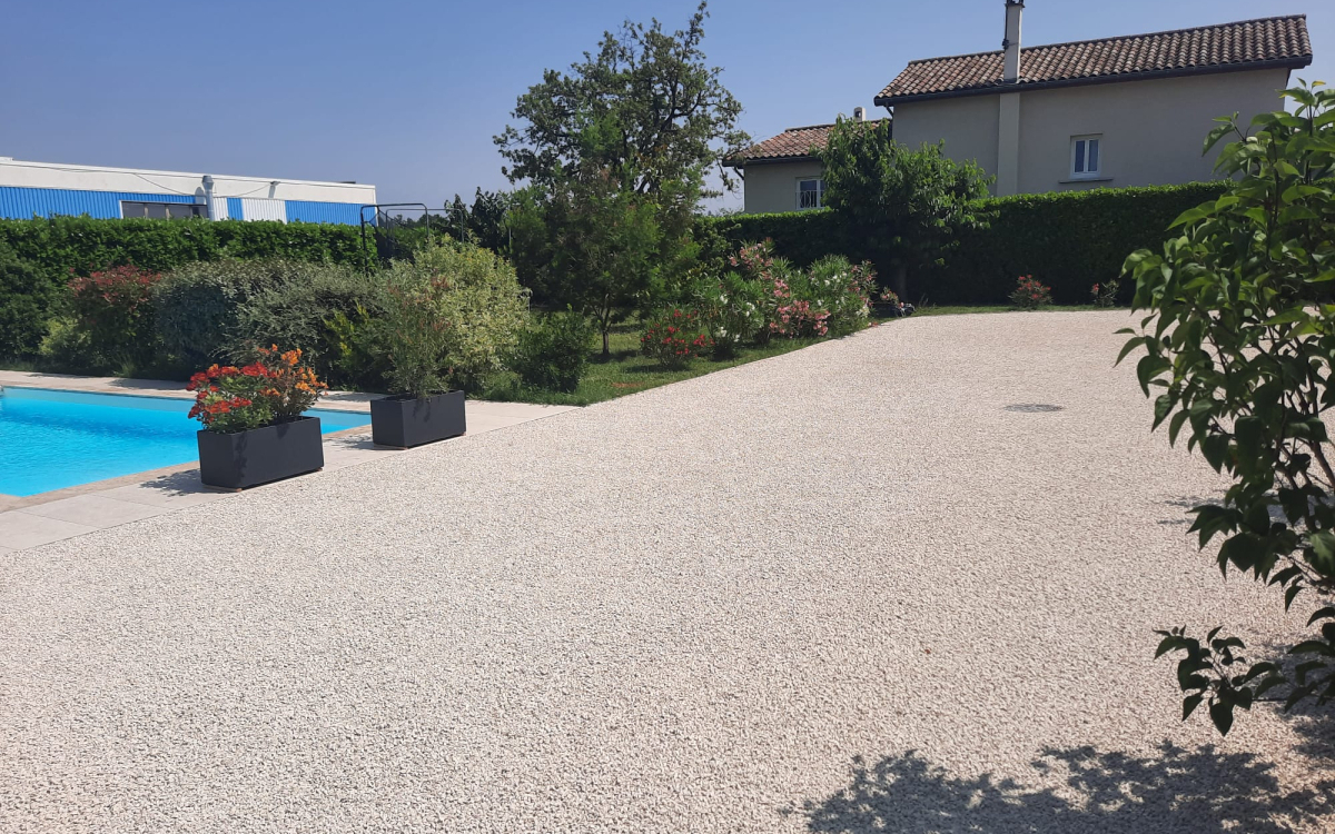 Conception Cour en Alvostar et Gravistar  Romans-sur-Isre cre le 11/06/2025