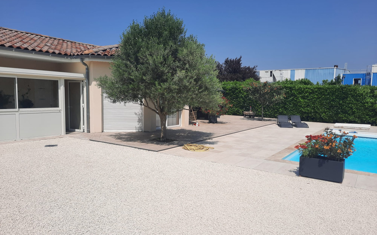 Conception Cour en Alvostar et Gravistar  Romans-sur-Isre cre le 11/06/2025