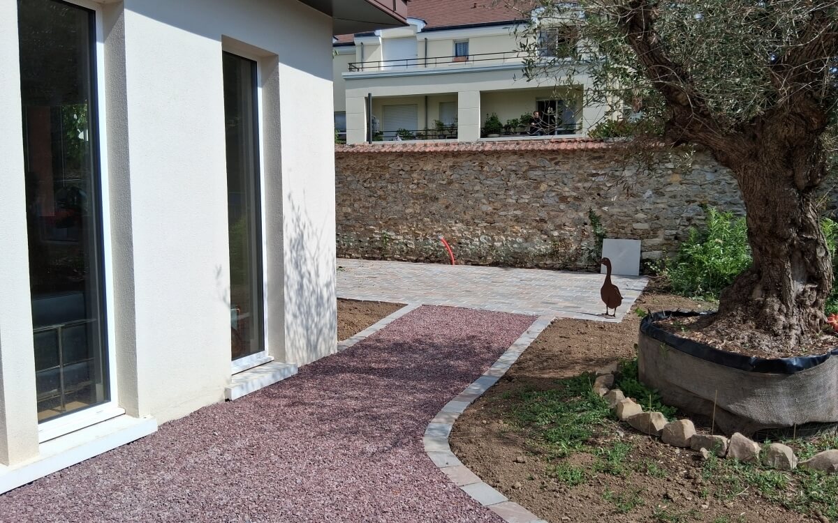 Cration Cour en Alvostar et pierra nature  sucy en brie conue le 06/06/2025