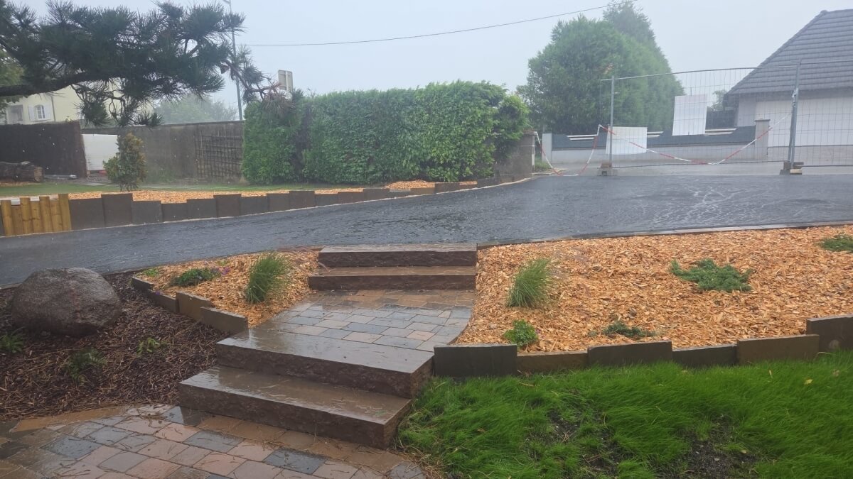 Conception cour en enrobe et paves marjolaine  oberlauterbach  ralise le 15/09/2025