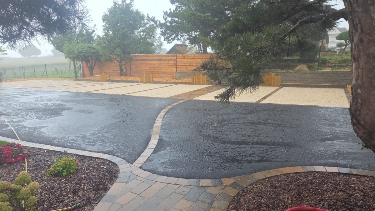 Conception cour en enrobe et paves marjolaine  oberlauterbach  ralise le 15/09/2025