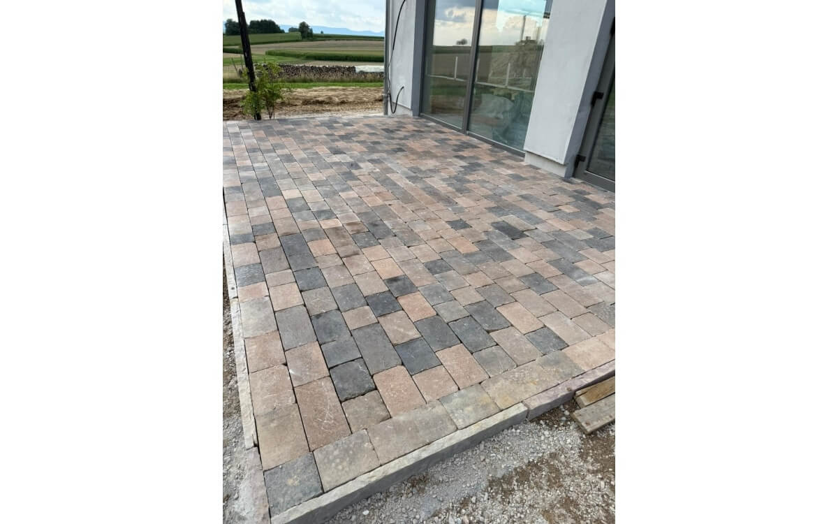 Conception cour en enrobe et paves marjolaine  oberlauterbach  ralise le 15/09/2025