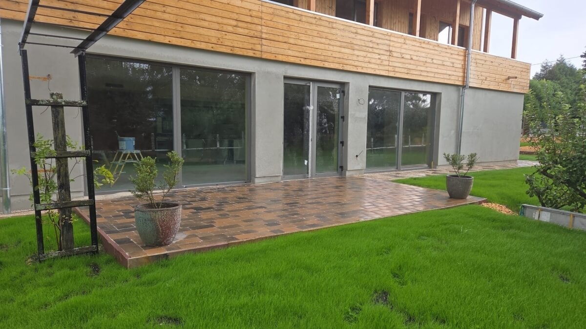 Conception cour en enrobe et paves marjolaine  oberlauterbach  ralise le 15/09/2025