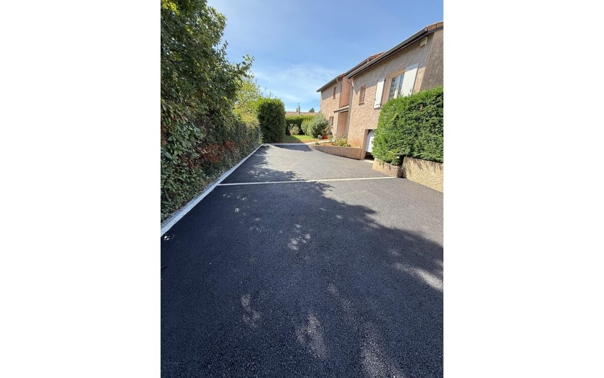 Conception Cour en enrob  chaud et Hydrostar  bourg les valence ralise le 22/09/2024