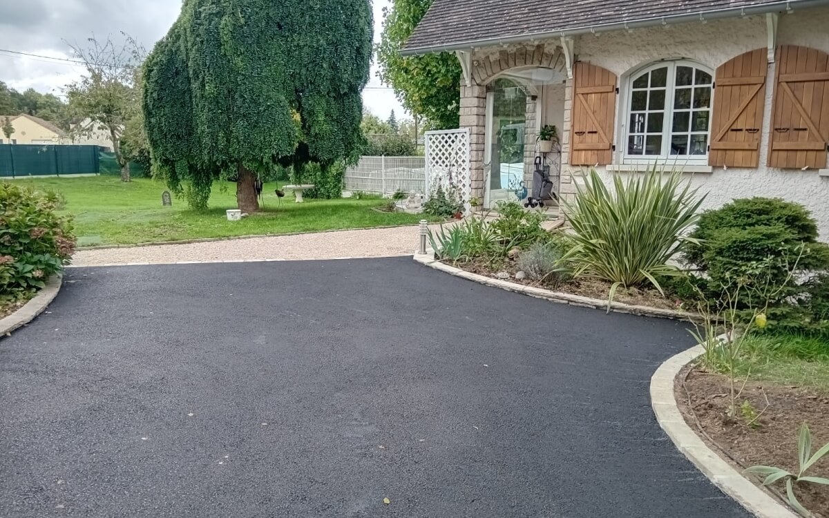 Conception Cour en enrob  chaud - Sane-et-Loire ralise le 25/09/2025