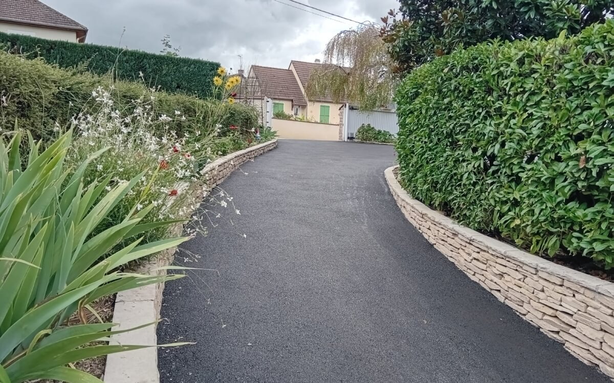 Conception Cour en enrob  chaud - Sane-et-Loire ralise le 25/09/2025