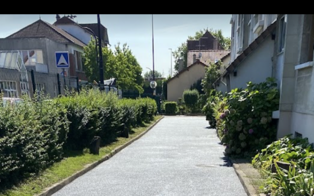 Conception Cour en enrob  chaud  MONTMAGNY cre le 29/07/2025