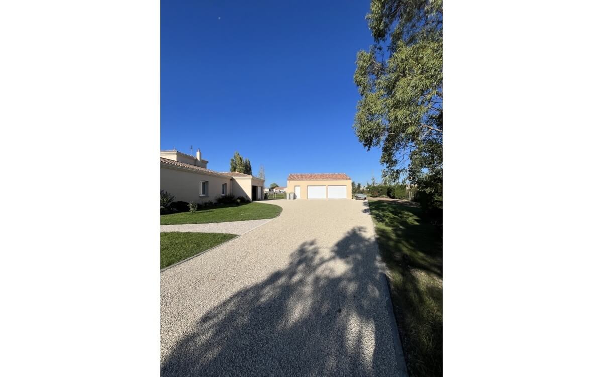 Ralisation Cour en Gravistar  17620 conue le 15/10/2025