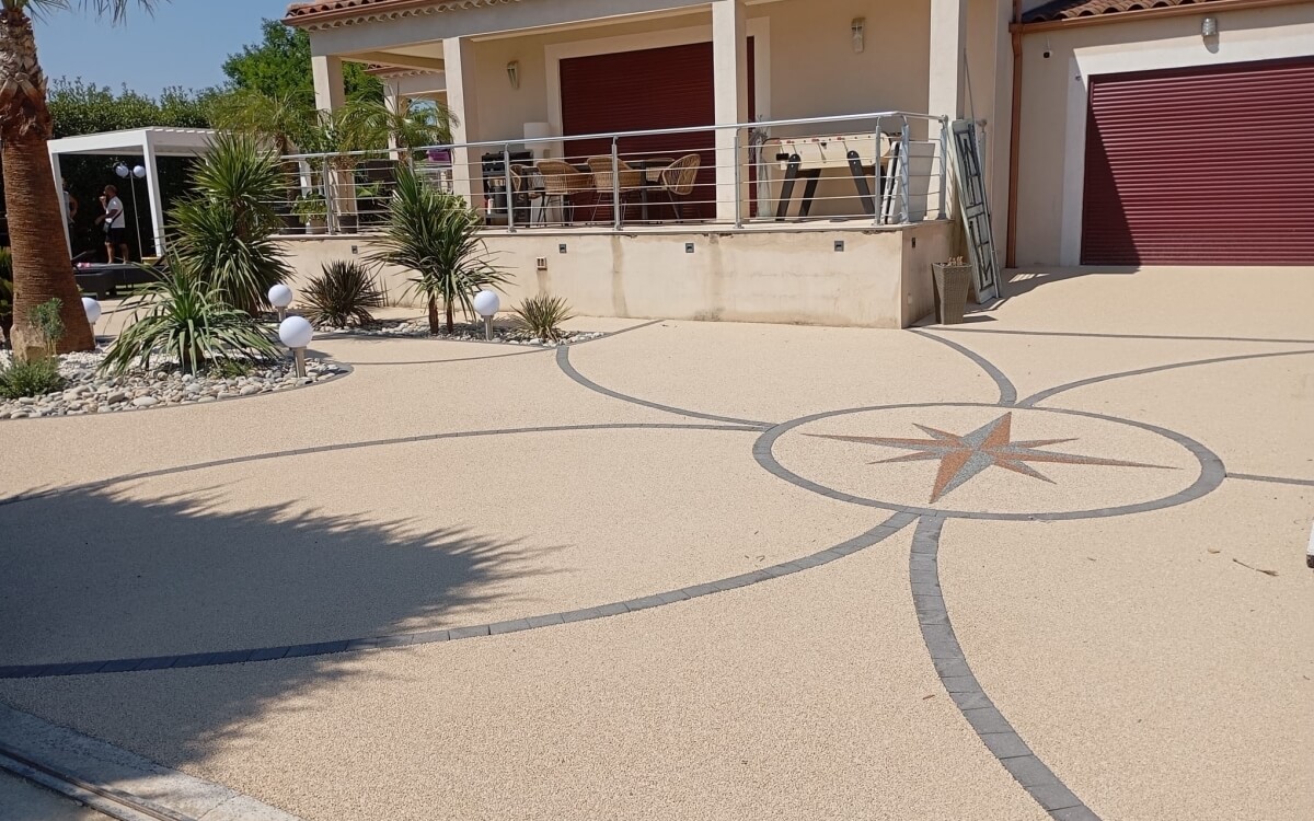 Conception Cour en Hydrostar et Pav la couture  Ribaute-les Tavernes ralise le 07/08/2024