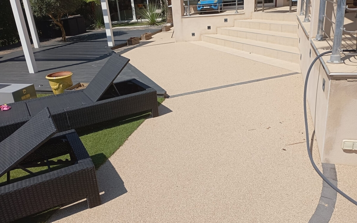 Conception Cour en Hydrostar et Pav la couture  Ribaute-les Tavernes ralise le 07/08/2024