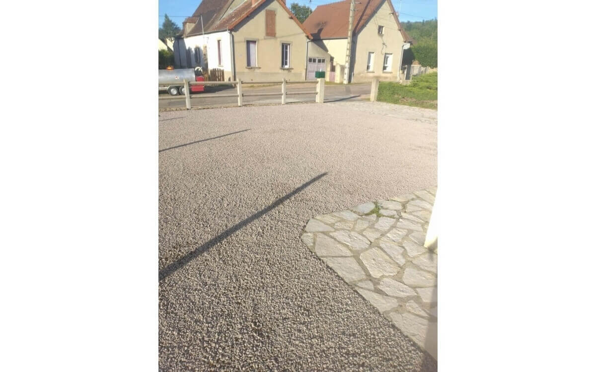 Ralisation Cour en Gravistar Rose rouge - Allier conue le 27/10/2025