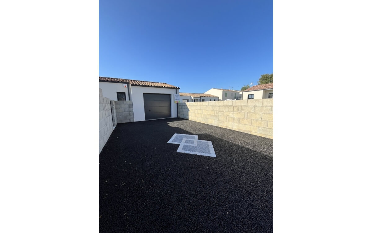 Conception Cour en enrob  chaud ralise le 27/10/2025