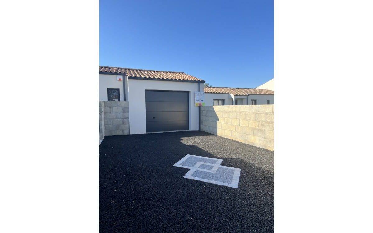 Conception Cour en enrob  chaud ralise le 27/10/2025