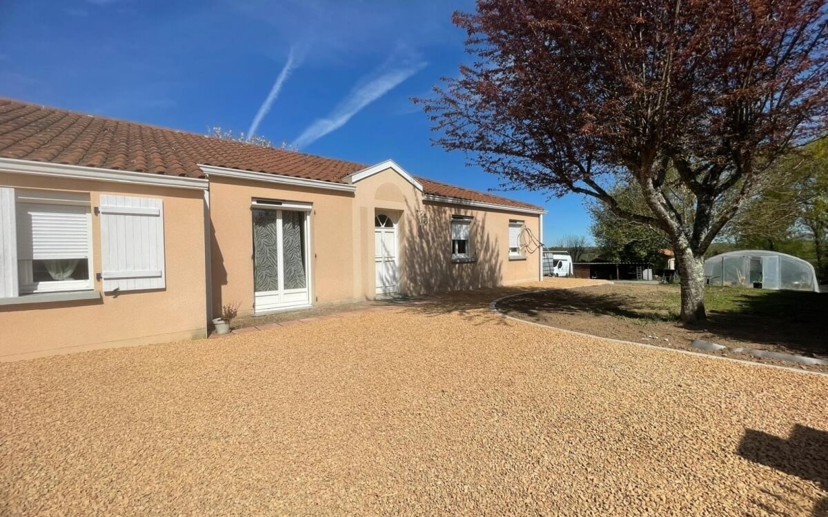 Cration Cour en Alvostar et Pav la couture - Creuse 