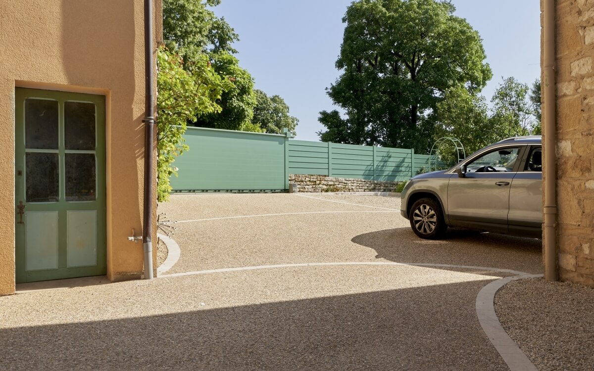 Cration Cour en Alvostar et bton decoratif  Val Revermont ralise le 24/11/2022