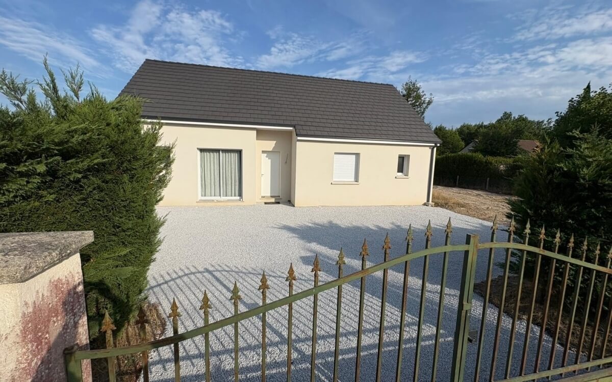 Cration Cour en Gravistar gris  NOGENT-SUR-VERNISSON ralise le 01/10/2025