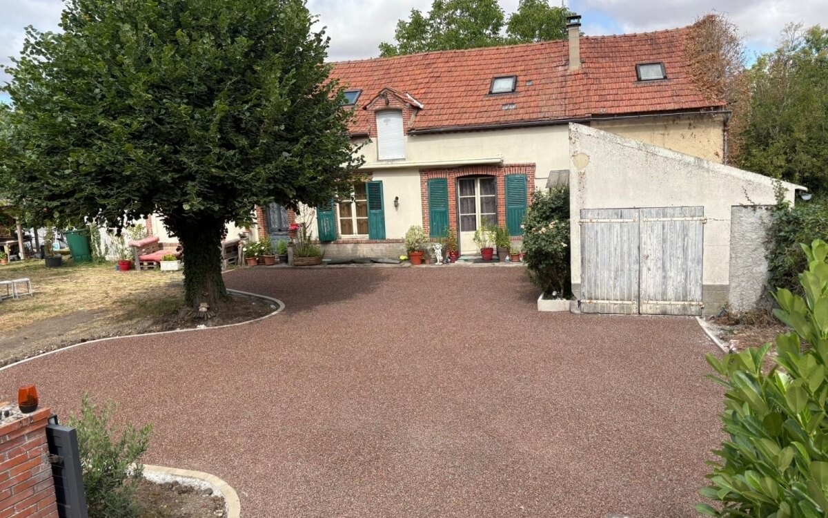 Conception Cour en Alvostar  LORCY cre le 01/10/2025