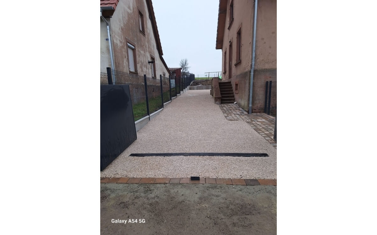 Cr�ation Cour en Alv�ostar et Pav� marjolaine � Oberbronn r�alis�e le 28/11/2025