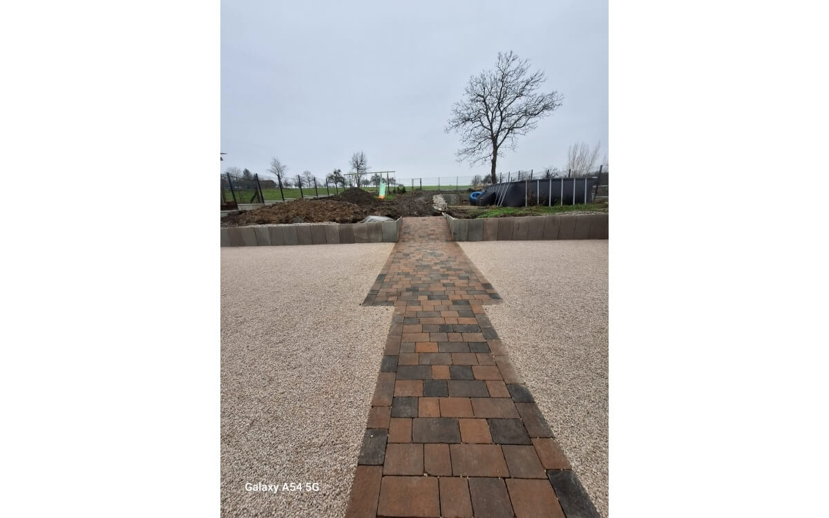 Cr�ation Cour en Alv�ostar et Pav� marjolaine � Oberbronn r�alis�e le 28/11/2025