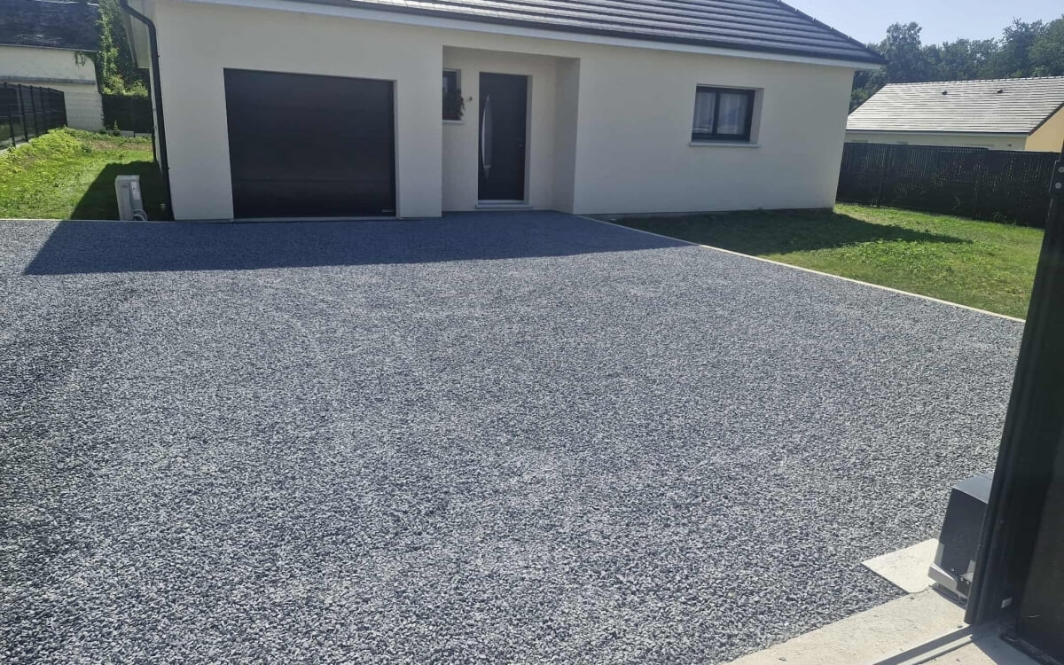 Ralisation Cour en Gravistar  SAINT PIERRE DES FLEURS cre le 01/12/2025