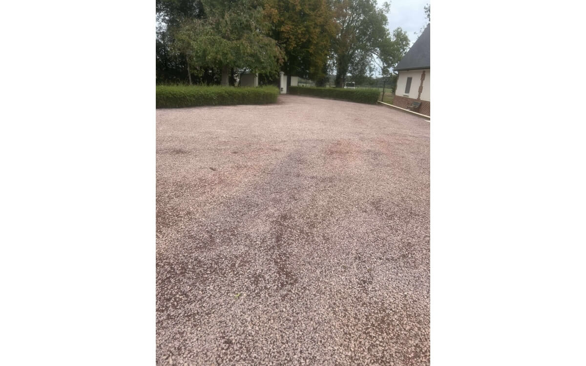 Cration Cour en Gravistar  ILLEVILLE SUR MONTFORT conue le 01/12/2025