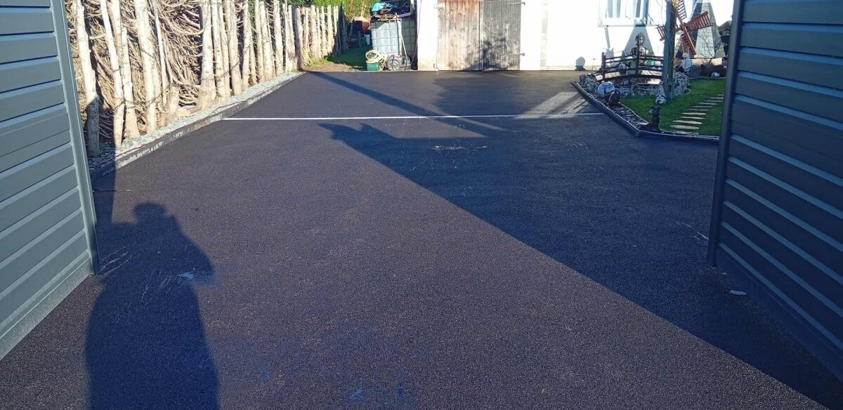 Cration Cour en enrob  chaud  CAMPIGNY conue le 01/12/2025