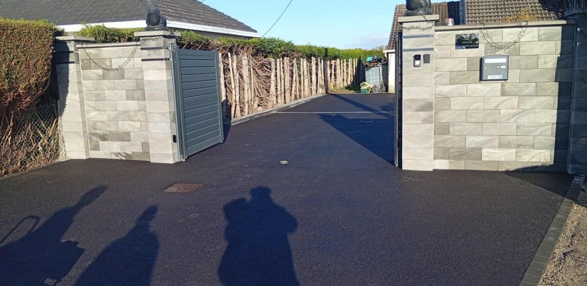 Cration Cour en enrob  chaud  CAMPIGNY conue le 01/12/2025