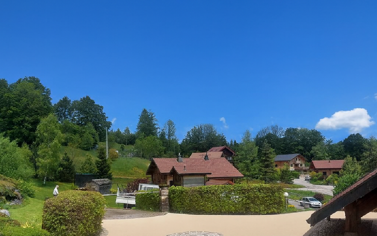 R�alisation Cour en pavage et Min�ralstar � � MORBIER cr��e le 01/12/2025