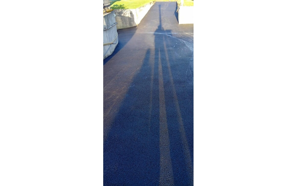 R�alisation Cour en enrob� � chaud � illeville sur montfort