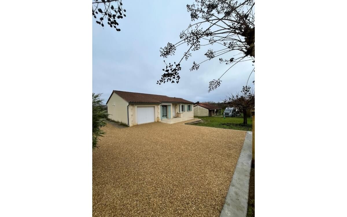 Conception Cour en Alv�ostar� � saint cybranet r�alis�e le 13/11/2025