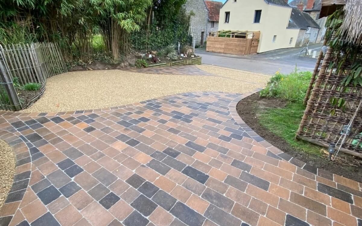 Cr�ation Cour en Pav� marjolaine� Ecorce - Lot et Garonne