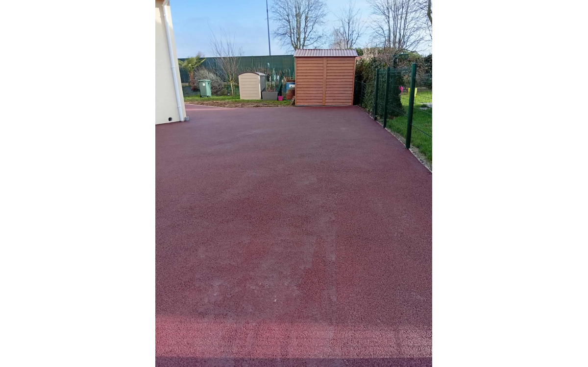 Cr�ation Cour en enrob� � chaud et Pav� la couture� � VAUDREUIL