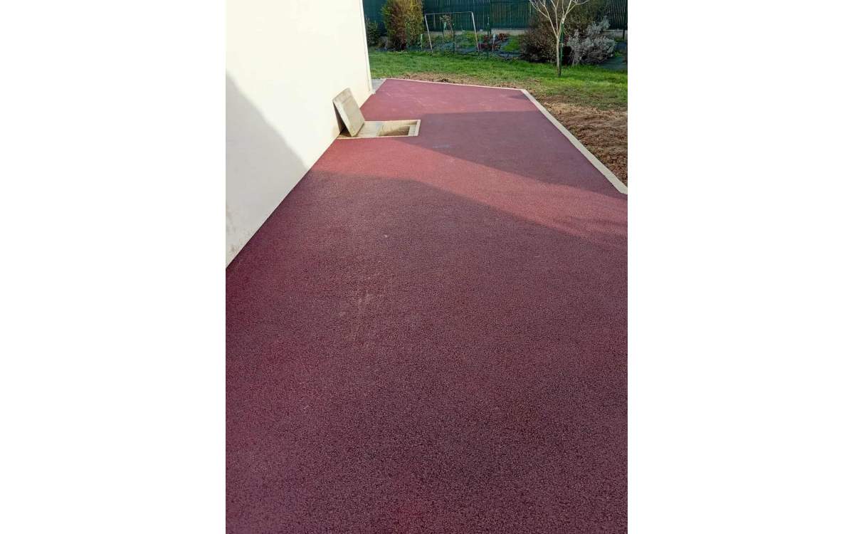 Cr�ation Cour en enrob� � chaud et Pav� la couture� � VAUDREUIL