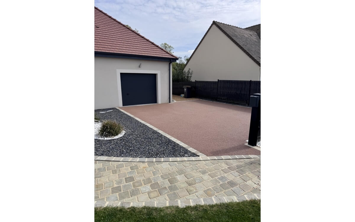 Conception Cour en pavage et Hydrostar� � Chartres