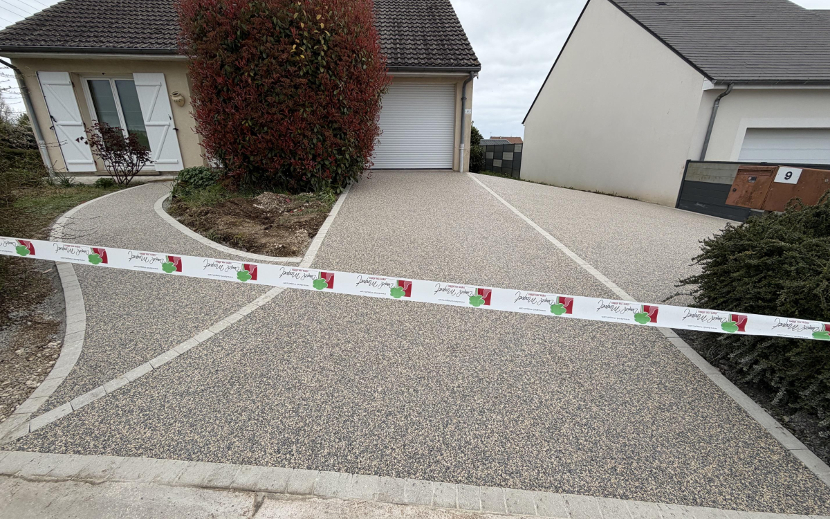 Cr�ation Cour en Hydrostar � OUZOUER LE MARCHE con�ue le 15/06/2026