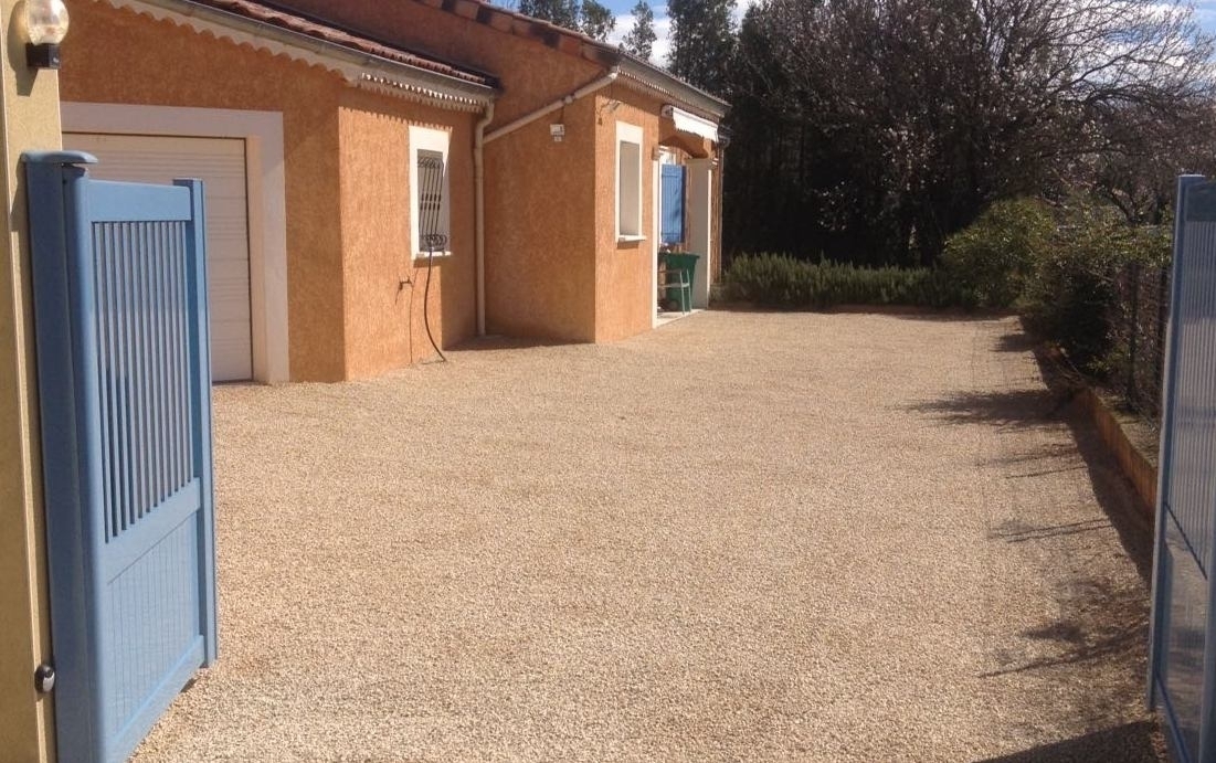 Ralisation Cour en Alvostar  Montlimar  conue le 26/03/2018