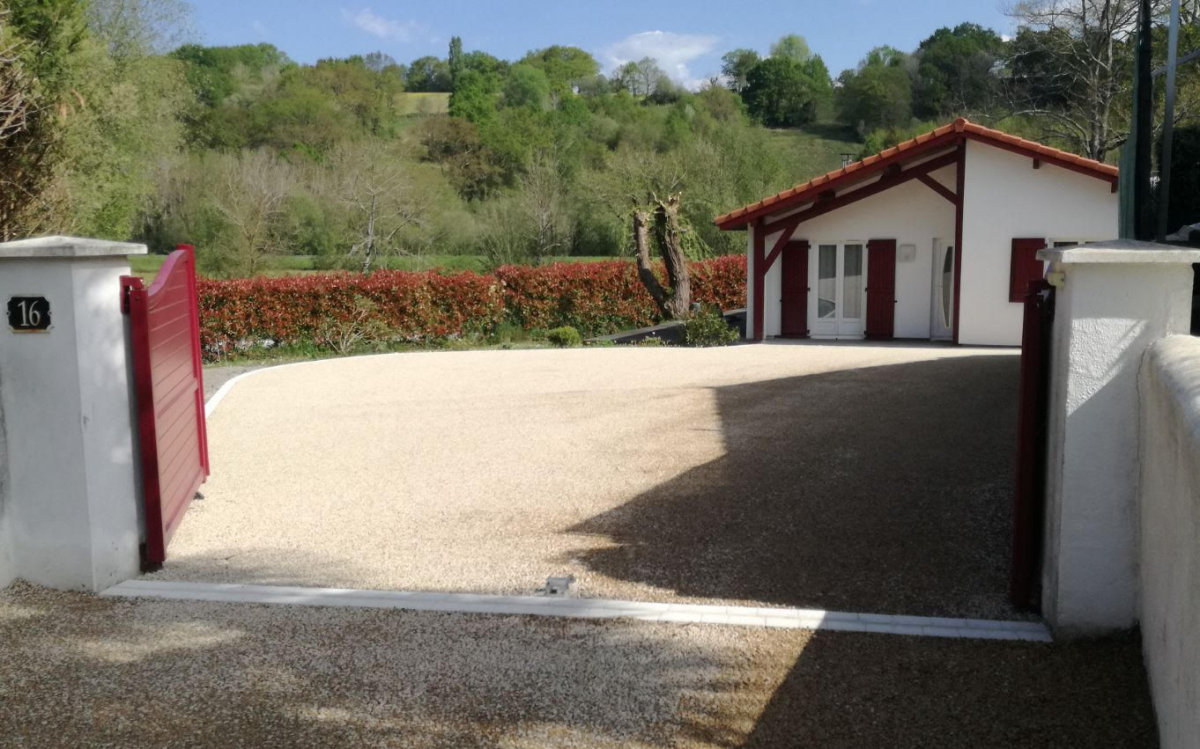 Conception Cour en Gravistar  - Pyrnes-Atlantiques
