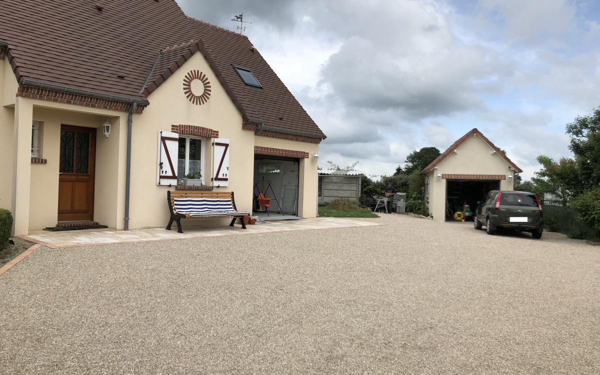 Conception Cour en Gravistar - Entreprise Lowe  Chassant cre le 23/08/2018