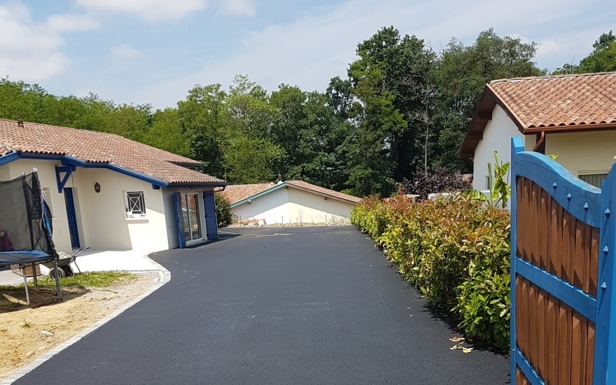 Cration Cour en enrob noir   chaud - Pyrnes-Atlantiques conue le 21/09/2018